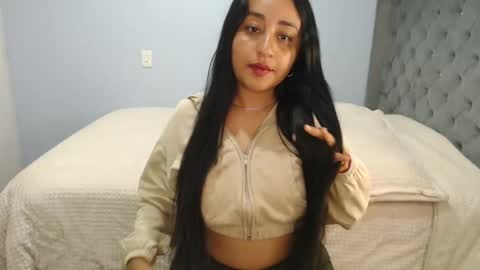 Snapshot of xxxvenus888 chatting on 10.01.25 Lunhaa   online show from 10.01.25