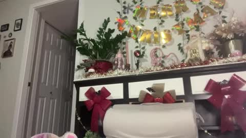 Snapshot of xyleialuv chatting on 12.09.24 Xylea Luv online show from 12.09.24