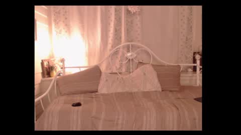 Snapshot of ya_never_know chatting on 10.05.25 Lexi online show from 10.05.25