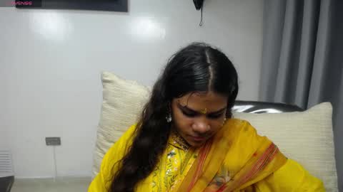 yazhini online show from 04.07.26