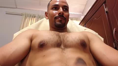  Yago Fox  online show from 02.28.25