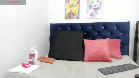 Snapshot of yaiza_sexylovee chatting on 10.29.25 yaiza_sexylovee online show from 10.29.25