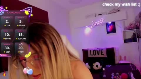 Snapshot of yakitai chatting on 02.10.26 Yaki online show from 02.10.26