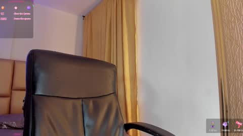 Snapshot of yamirawalker chatting on 10.02.25 Naomi online show from 10.02.25