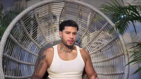 Snapshot of yamp_bigcock chatting on 09.26.25 yamp sambrano online show from 09.26.25