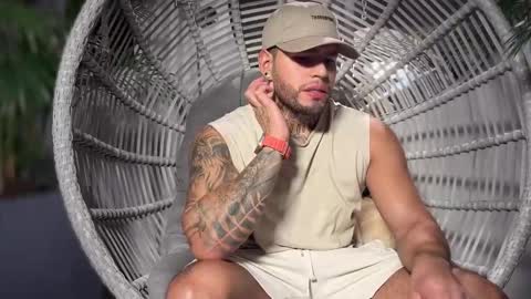 Snapshot of yamp_bigcock chatting on 09.28.25 yamp sambrano online show from 09.28.25