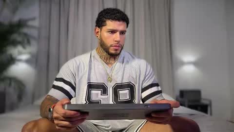 Snapshot of yamp_bigcock chatting on 10.16.25 yamp sambrano online show from 10.16.25