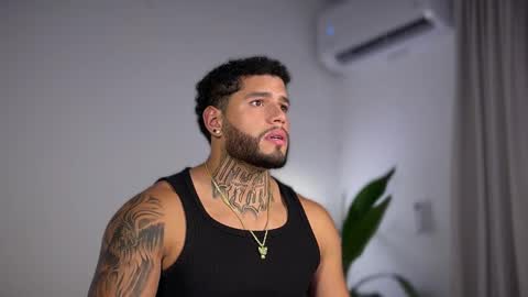 Snapshot of yamp_bigcock chatting on 11.05.25 yamp sambrano online show from 11.05.25