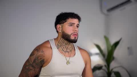 Snapshot of yamp_bigcock chatting on 11.22.25 yamp sambrano online show from 11.22.25