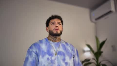 Snapshot of yamp_bigcock chatting on 11.28.25 yamp sambrano online show from 11.28.25