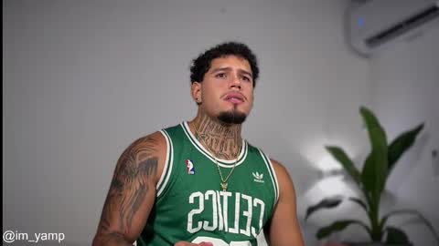 Snapshot of yamp_bigcock chatting on 12.19.25 yamp sambrano online show from 12.19.25