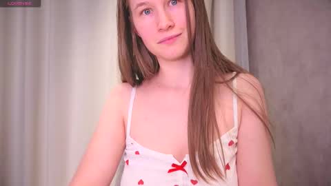 Snapshot of yana_squrel_22 chatting on 10.11.25 Yana  online show from 10.11.25