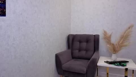 Snapshot of yana_squrel_22 chatting on 11.15.25 Yana online show from 11.15.25