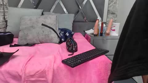 yanetrose online show from 10.27.25