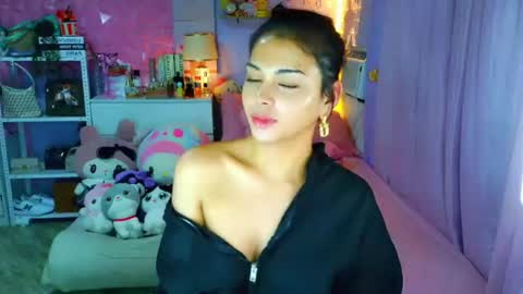 YANG AUDREY LONE online show from 06.19.26