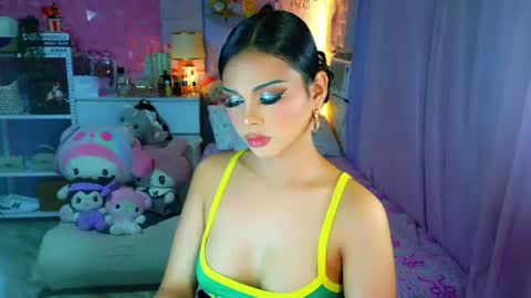 Snapshot of yang_audreylone chatting on 07.10.26 YANG AUDREY LONE online show from 07.10.26