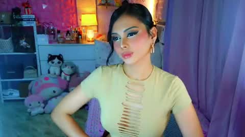 Snapshot of yang_audreylone chatting on 07.14.26 YANG AUDREY LONE online show from 07.14.26