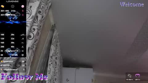 Snapshot of yanikka chatting on 12.20.24 Anika online show from 12.20.24