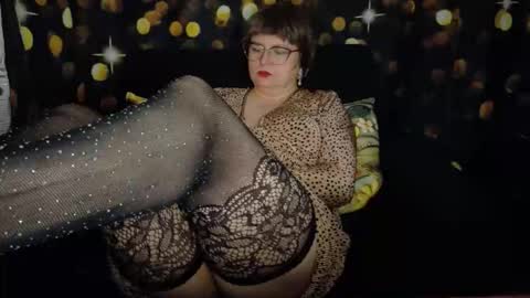 Snapshot of yanikka chatting on 10.24.25 Anika online show from 10.24.25