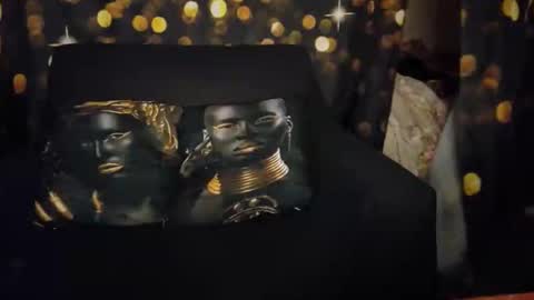 Snapshot of yanikka chatting on 11.19.25 Anika online show from 11.19.25