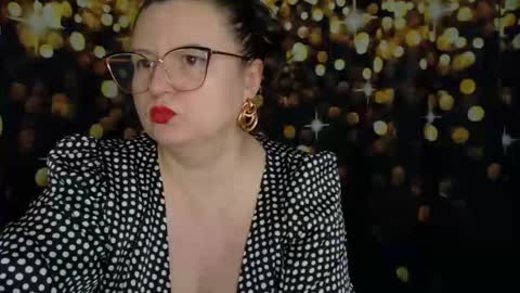 Snapshot of yanikka chatting on 11.21.25 Anika online show from 11.21.25