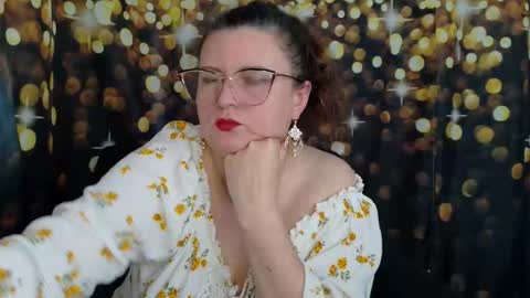 Snapshot of yanikka chatting on 11.25.25 Anika online show from 11.25.25