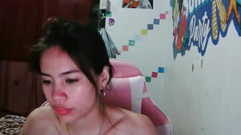 Snapshot of yannifayeee chatting on 11.04.25 Yanni online show from 11.04.25