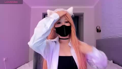 Snapshot of yanyaan chatting on 12.20.25 Yana online show from 12.20.25