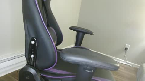 Snapshot of yarabrynnn chatting on 12.05.24 YARA online show from 12.05.24