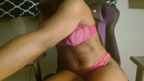 Snapshot of yarabrynnn chatting on 12.17.24 YARA online show from 12.17.24