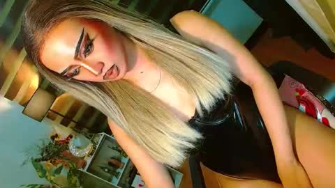 miss yasii online show from 04.30.26