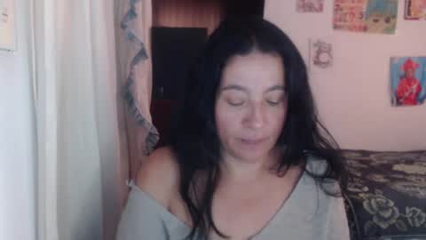 yasmin_love85 online show from 01.30.25