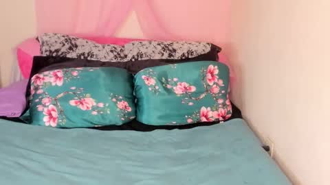 Snapshot of yasminayazzie chatting on 02.24.25 Yasmina online show from 02.24.25