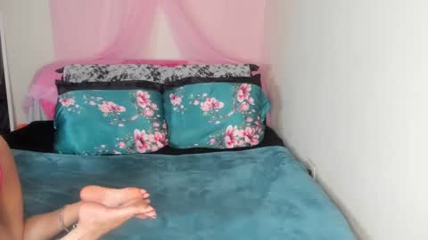 Snapshot of yasminayazzie chatting on 03.11.25 Yasmina online show from 03.11.25