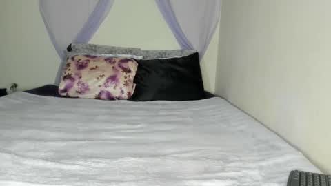 Snapshot of yasminayazzie chatting on 09.21.25 Yasmina online show from 09.21.25