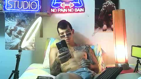 yeisoncastellanos1999 online show from 10.21.25