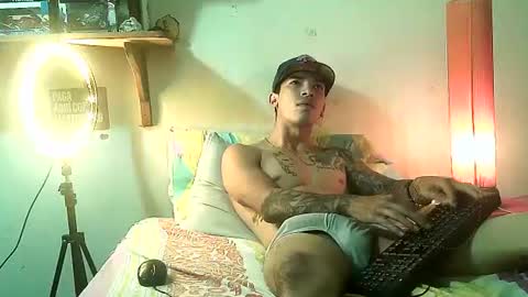 Snapshot of yeisoncastellanos1999 chatting on 07.08.26 yeisoncastellanos1999 online show from 07.08.26