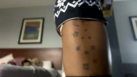 Snapshot of yelladaniella chatting on 12.26.24 Ella Ts online show from 12.26.24