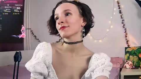 Snapshot of yellow_songbird chatting on 10.17.25 Liya online show from 10.17.25