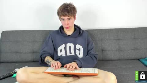 Snapshot of yen2025 chatting on 11.09.25 Yen online show from 11.09.25