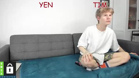 Snapshot of yen2025 chatting on 12.23.25 Yen online show from 12.23.25