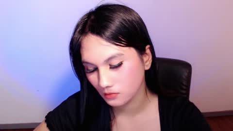 Snapshot of yen_bente chatting on 09.13.25 Yen online show from 09.13.25