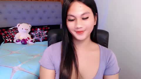 Snapshot of yen_bente chatting on 10.01.25 Yen online show from 10.01.25