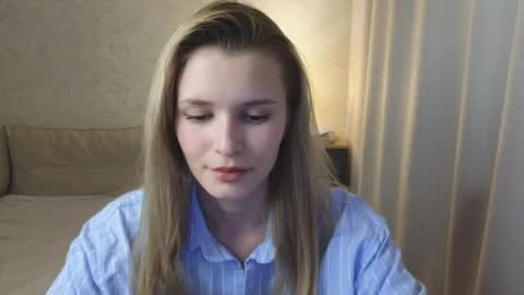 Snapshot of yennaone chatting on 05.21.26 Yenna online show from 05.21.26