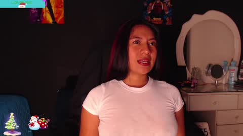 Snapshot of yes2802 chatting on 12.17.24 Yesi online show from 12.17.24