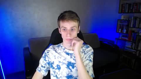 Snapshot of yes_cute_boy_ chatting on 02.10.26 Eden online show from 02.10.26