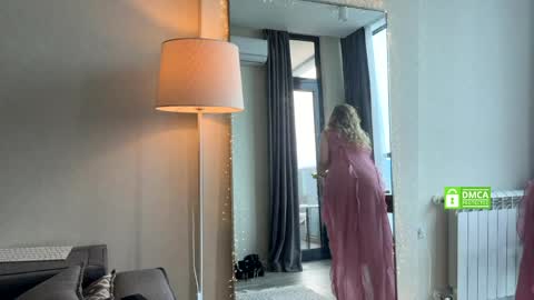 Snapshot of yes_mommy_zlata chatting on 04.18.26 Zlata online show from 04.18.26