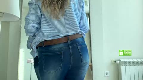 Snapshot of yes_mommy_zlata chatting on 04.21.26 Zlata online show from 04.21.26
