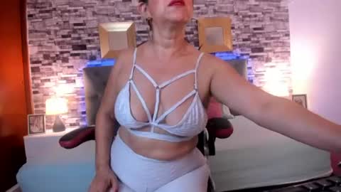 Yeseniaa  online show from 07.14.26