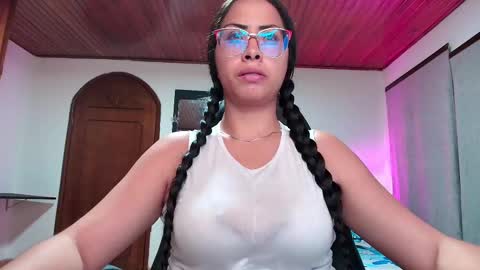 yesie_hot2 online show from 03.05.25